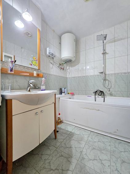 Metrou Piata Unirii - Coposu - Sfanta Vineri, bloc 1990 - 14