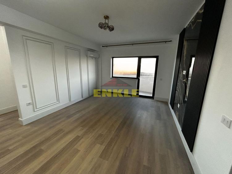 De vanzare, apartament cu 3 camere, zona Centrala - 2