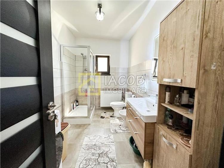 Casa moderna, finalizata in 2022, Hemeius - 8