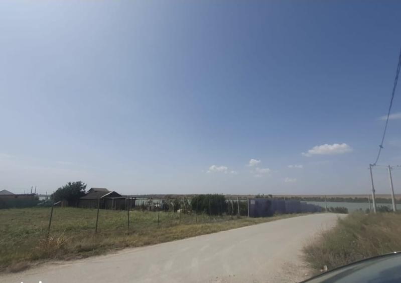 Vand teren de 550 m2 cu vedere superba la lac! - 2