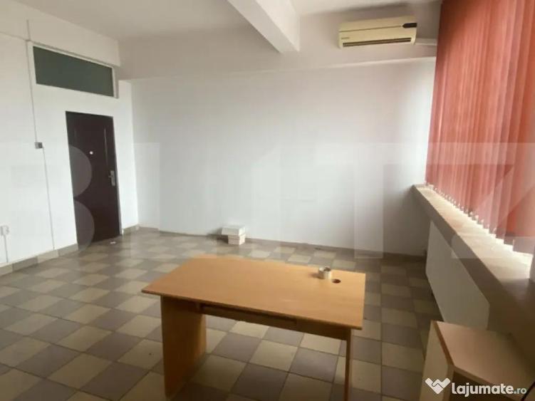 Spa?iu de birou, 25 mp, zona P-?a 1 Mai - 2