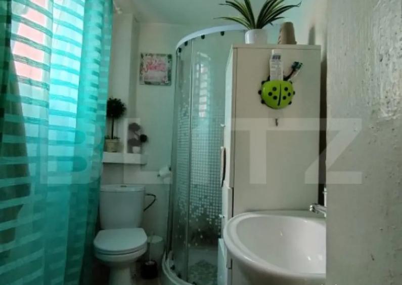 Casa cu 4 camere, 140 mp, acces auto, 902 mp teren, zona Bog - 11