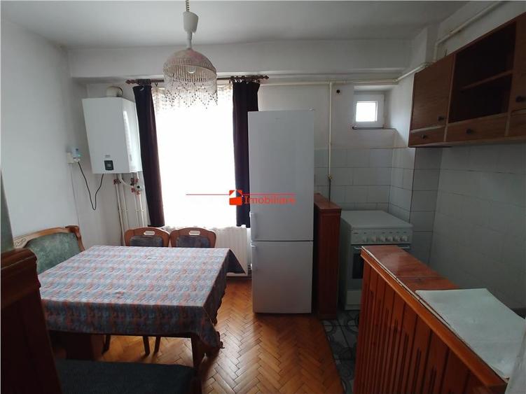 Garsonieră decomandată în Central