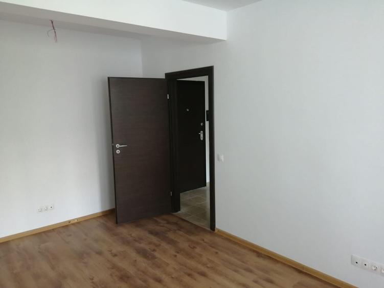 Apartament cu 3 camere decomandat în Brâncoveanu