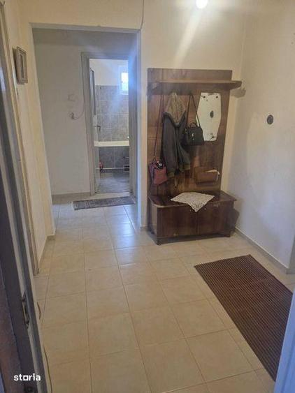 Apartament cu 2 camere decomandat în Petros