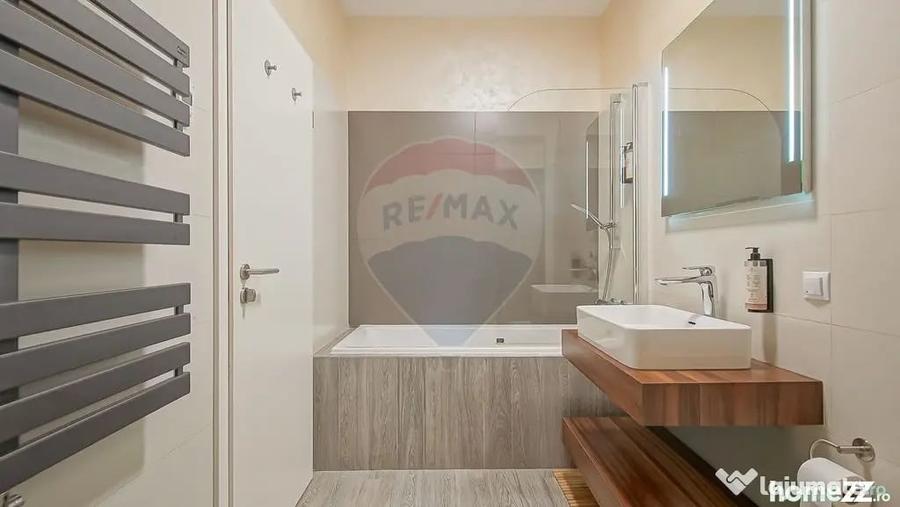 Apartament cu 3 camere decomandat în Drumul Poienii