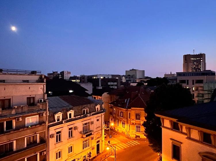 Apartament cu 2 camere semidecomandat, mobilat în Armeneasca