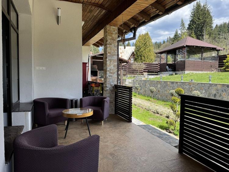 Casă individuală cu 14 camere cu Piscina în Predeal
