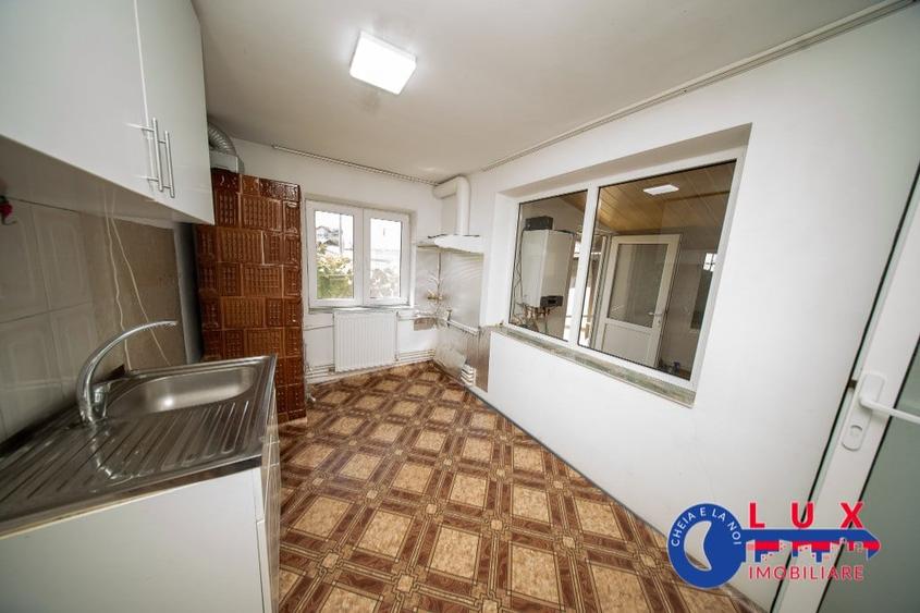 Casă cu 2 camere cu Teren 295 Mp în Babadag