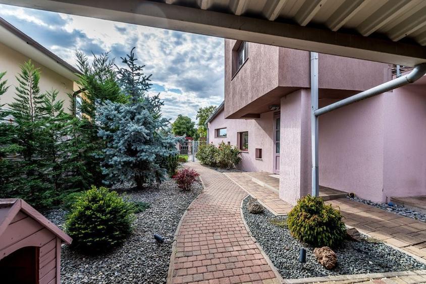 Casă cu 5 camere cu Teren 1015 Mp în Pârneava
