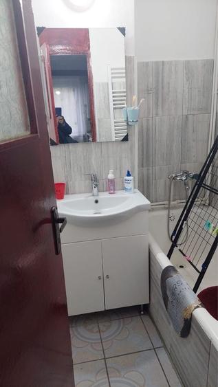 Garsonieră decomandată în Petros