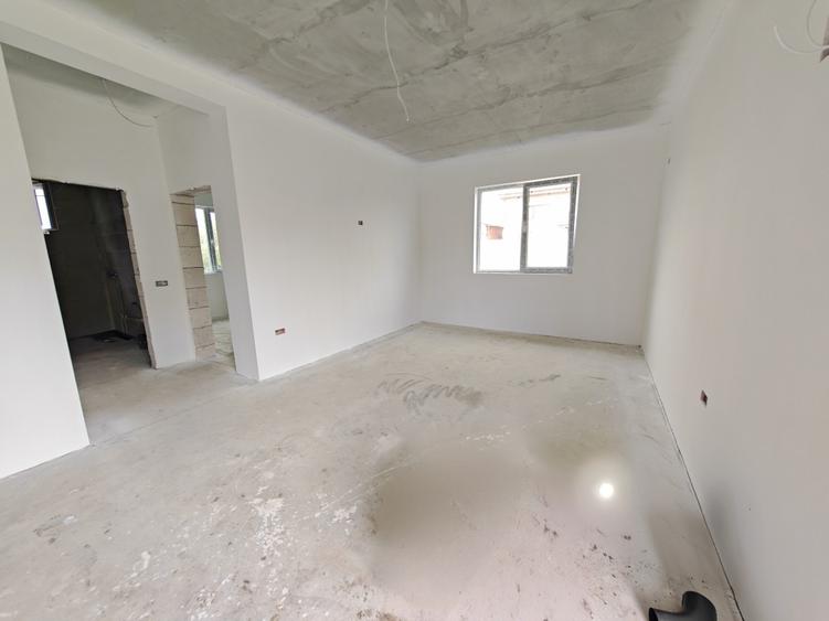 Casă individuală cu 4 camere cu Teren 300 Mp în Lumina