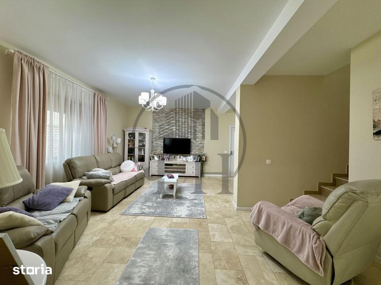 Casă cu 4 camere cu Teren 300 Mp în Agigea