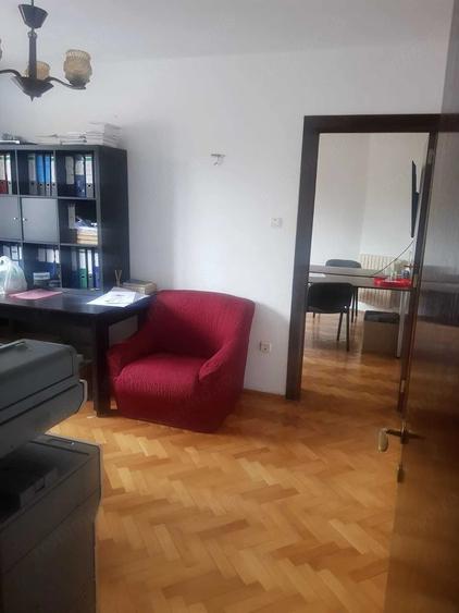 Apartament cu 4 camere semidecomandat, mobilat în Grozăvești