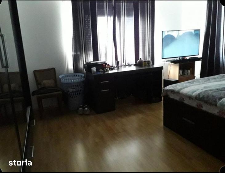 Casă cu 5 camere cu Teren 4200 Mp în Adunații-Copăceni