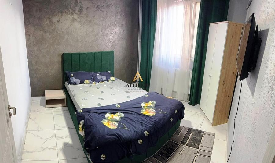 Apartament cu 3 camere decomandat în Central