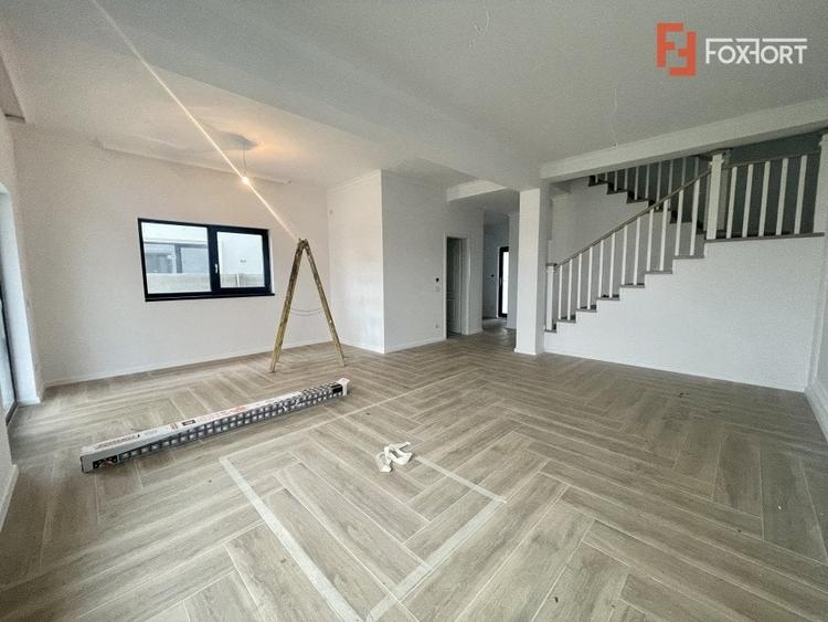 Duplex cu 4 camere cu Canalizare în Dumbrăvița