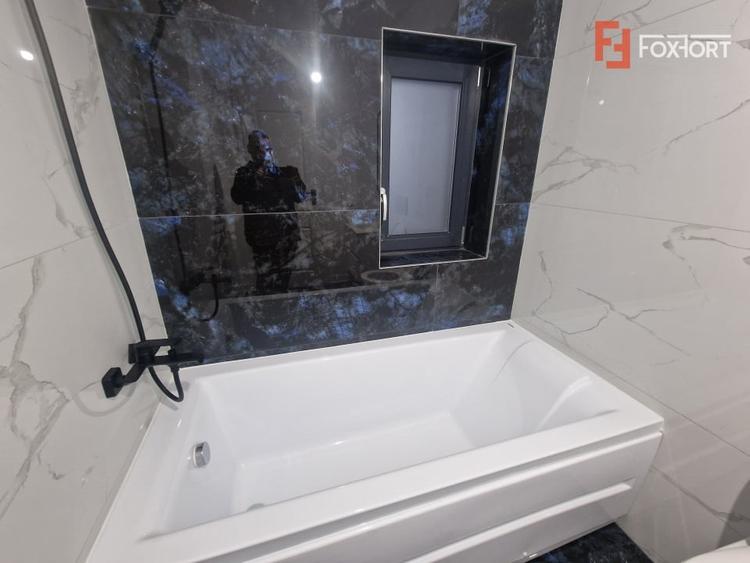 Duplex cu 3 camere cu Canalizare în Central