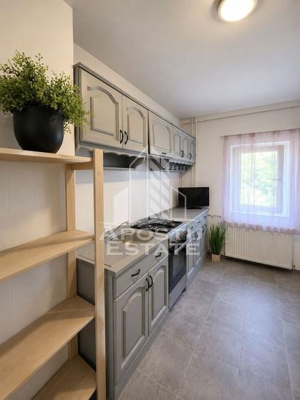 Apartament cu 2 camere semidecomandat, mobilat în Dâmbovița