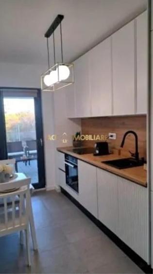 Apartament cu 2 camere semidecomandat, mobilat în P-ta Presei Libere