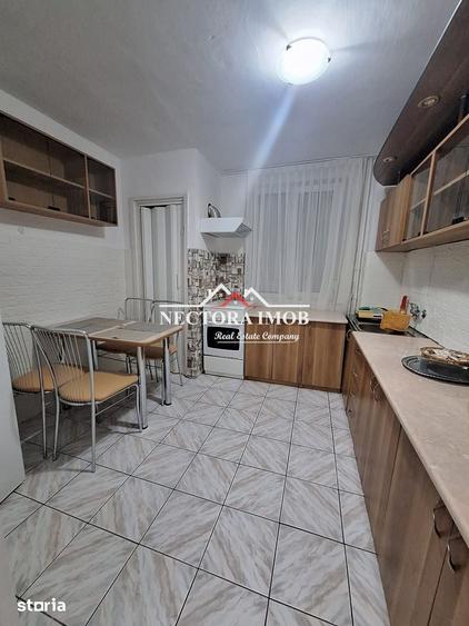 Apartament cu 3 camere semidecomandat în Rogerius