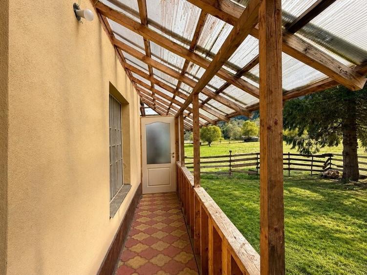 Casă cu 4 camere cu Teren 600 Mp în Central