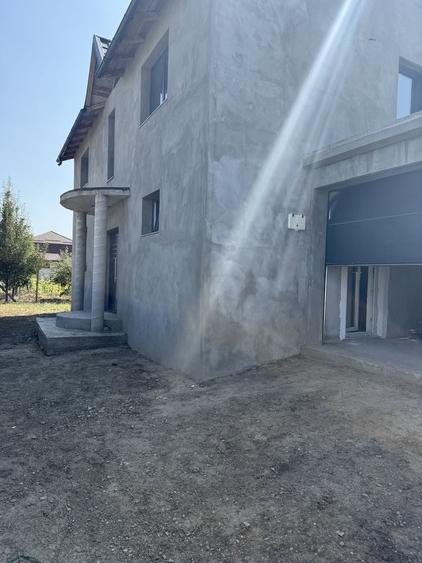 Casă cu 4 camere în Șendreni