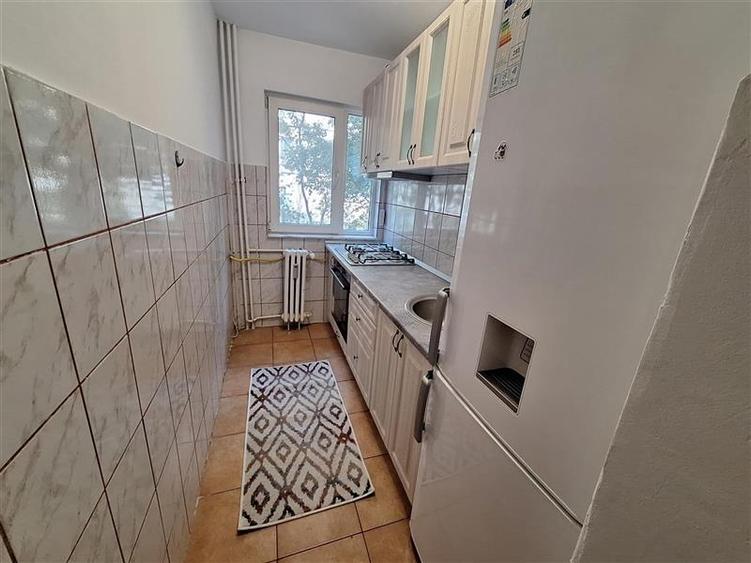 Apartament cu 3 camere nedecomandat, mobilat în Orizont