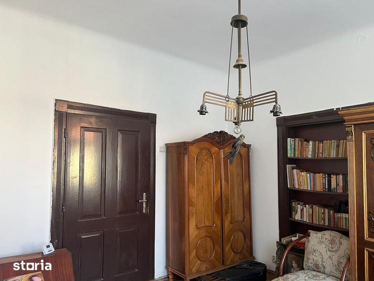 Casă cu 4 camere cu Teren 360 Mp în Central