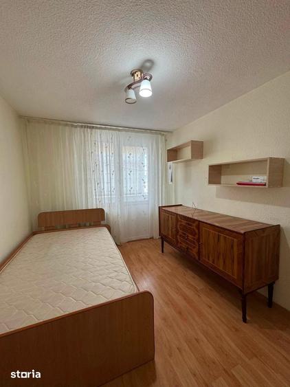 De vanzare apartament cu 3 camere, 2 bai si balcon, spatios 56900euro - 1