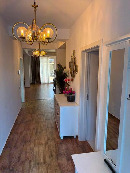 Casă cu 5 camere cu Teren 523 Mp în Pipera
