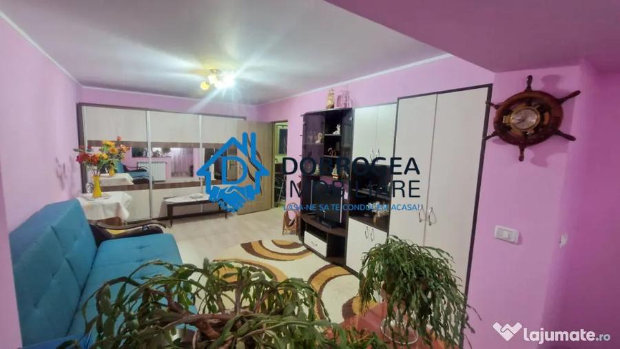 Apartament cu 2 camere decomandat, mobilat în Babadag