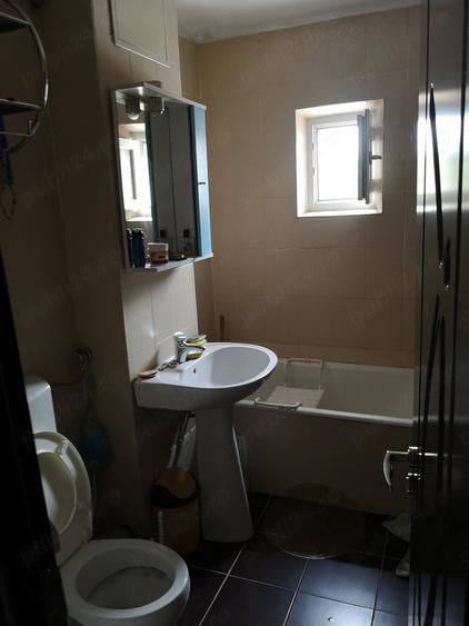 Apartament cu 2 camere decomandat în Rovine