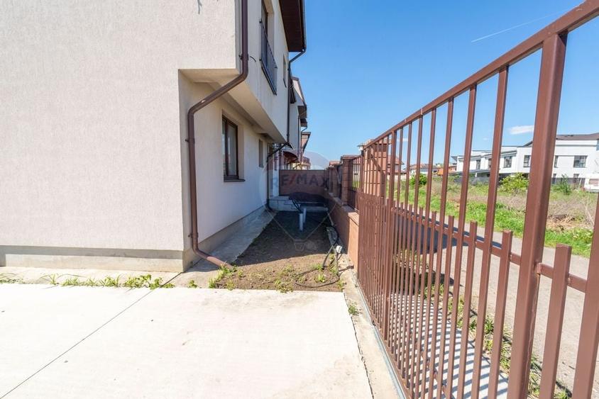 Casa / Vila 5 camere de vanzare in zona Odai Otopeni - 11