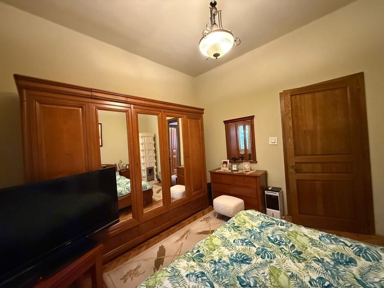 Apartament 4 camere,decomandat,etaj 1,zona Inspectoratul Scolar - 19