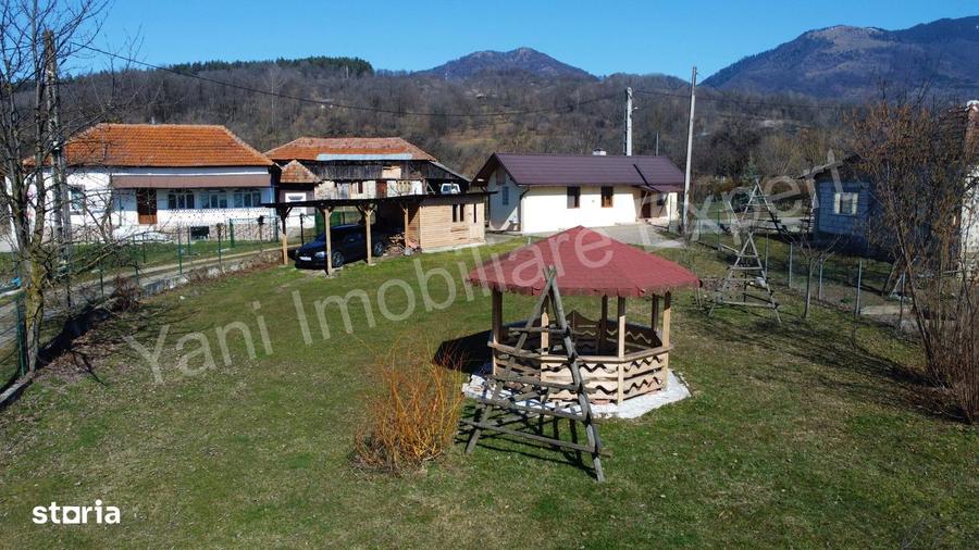 Casa de vacan?a de vanzare in comuna Corbeni, jude? Arge?. - 1