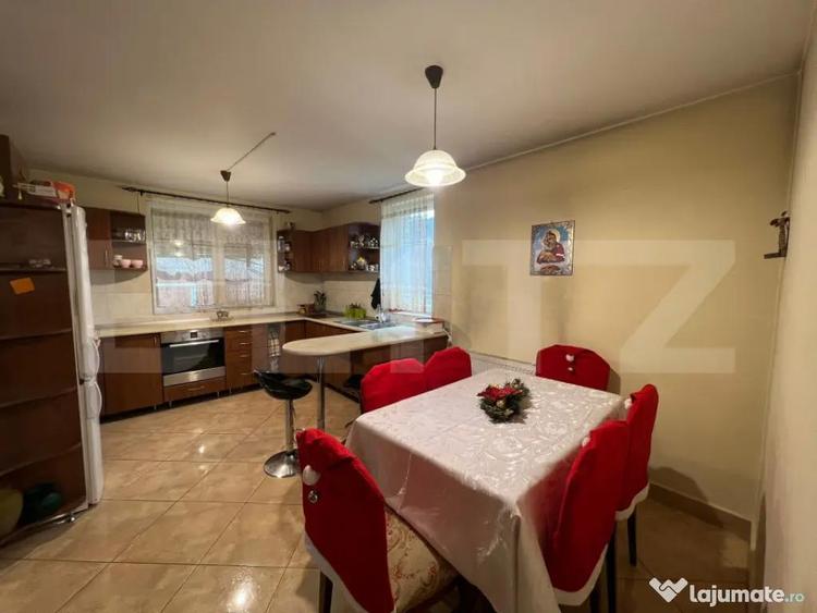 Casa de vanzare teren 1.960 mp, 250 mp utili, zona Uni - 4