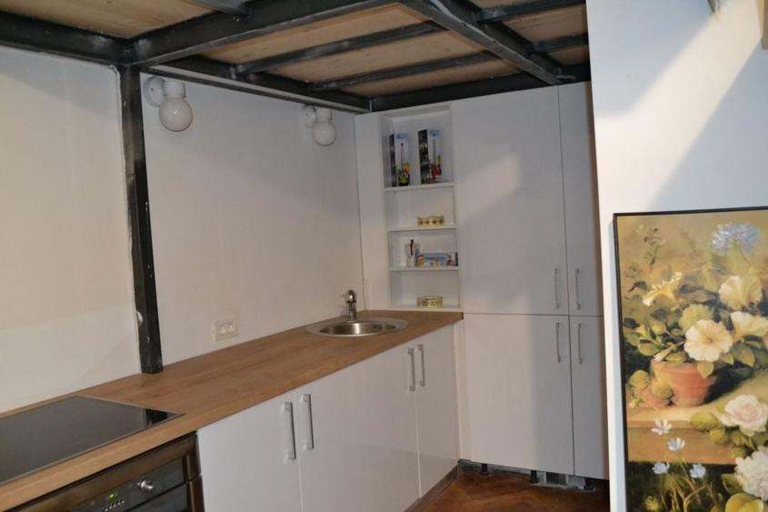 Studiou langa medicina cu scara interioara - 9