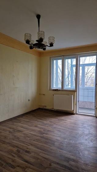 Apartament 2 camere de vanzare Medgidia, zona Starea Civila. PRETUL ESTE NEGOCIABIL - 3