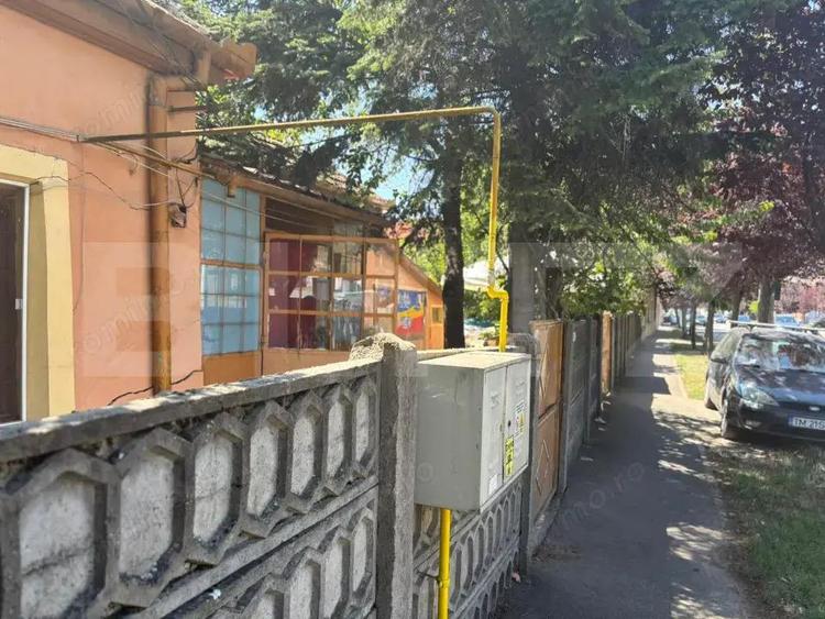 Casa individuala de vanzare, zona Mahala artera principala - 5