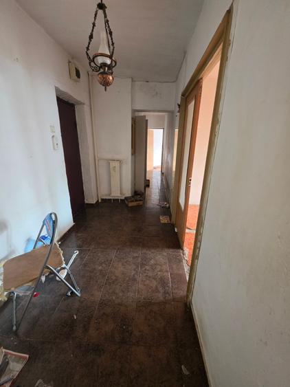 Calea Giulesti, chiar vav stadion, stradal, vedere fata, bloc 1989, 77 mp - 5