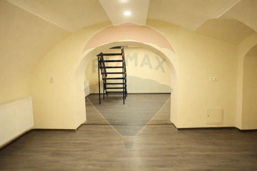 Spațiu comercial de 50.74mp de închiriat în zona Ultracentrala - 12