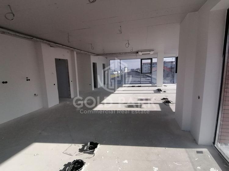 Spatiu de Birouri/Cladire de Birouri-Zona Europa-Garaj/Parcari/Curte - 9