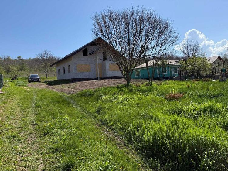 Casa la rosu + teren de 1450 mp in Rediu, Iasi - 5