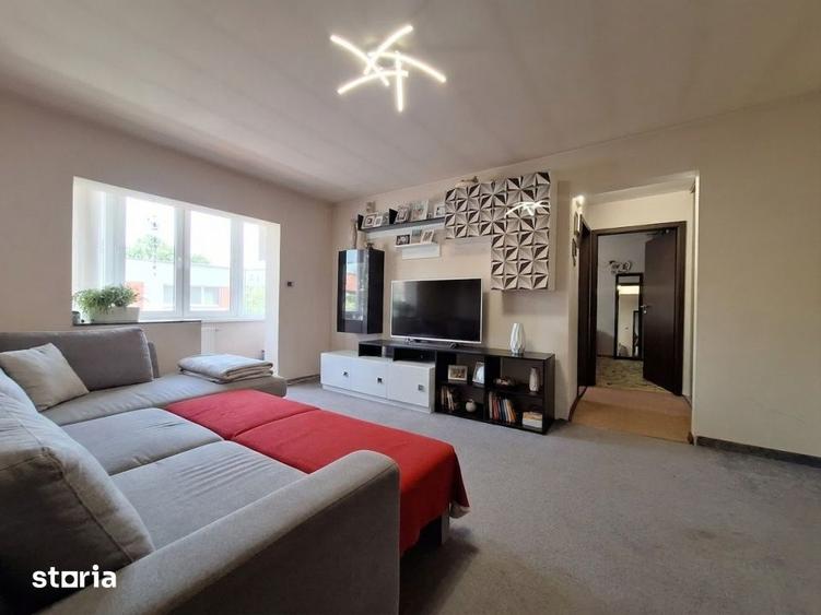 Apartament cu 2 camere, mobilat în Est