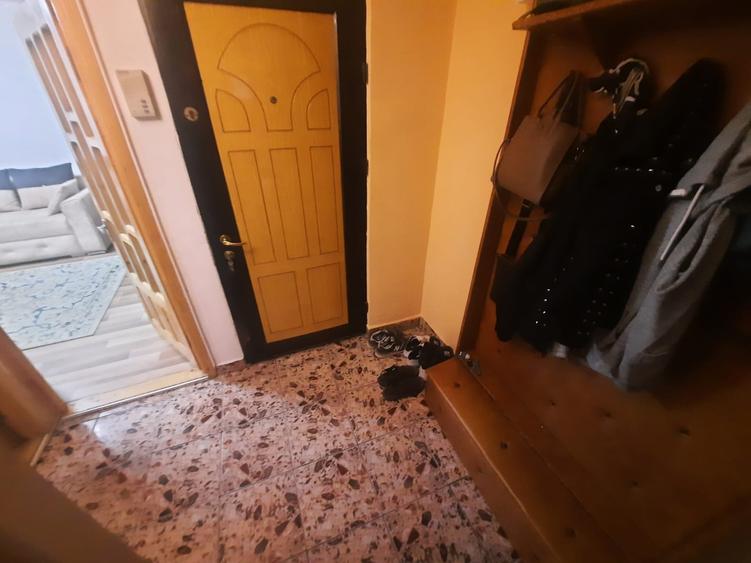 Apartament cu 3 camere decomandat, etaj 2/4, zona Cug - 7