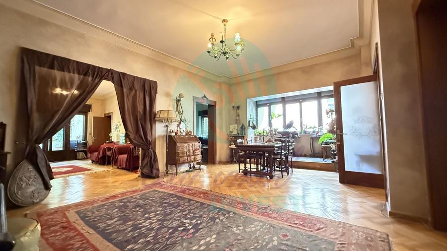 Apartament interbelic cu grădină și garaj - 1
