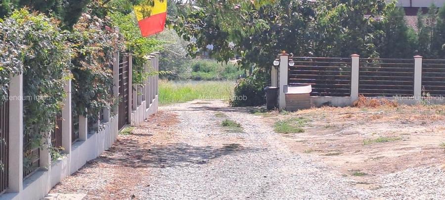 Teren cu deschidere generoasa la doar 100 de metri de lac- zona Viitorului - 2