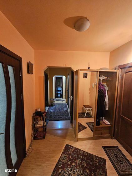 Apartament 3 camere decomandat, etajul 2,centrala termica proprie - 9