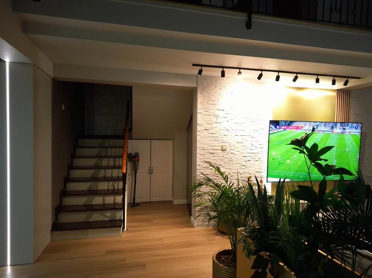 casa / vila Craiovei , RENOVATA /mobilata/utilata ,finisaje superioare - 33